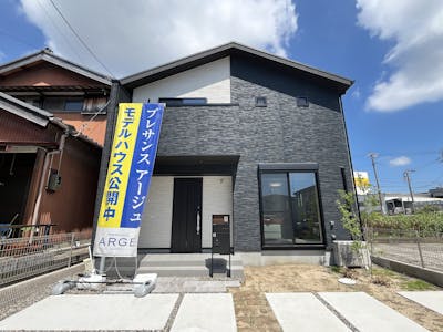 プレサンス アージュ 四日市東富田町