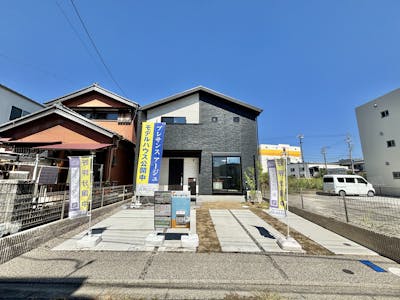プレサンス アージュ 四日市東富田町